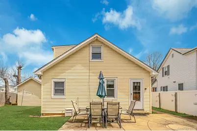 1 William Street, East Northport, NY 11731 - Photo 5