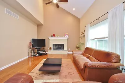 216 Roosevelt Drive, Fishkill, NY 12524 - Photo 7