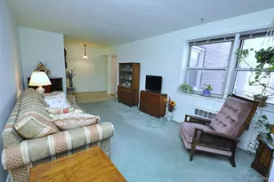 682 Tuckahoe Rd, Yonkers, NY 10710 - Photo 3