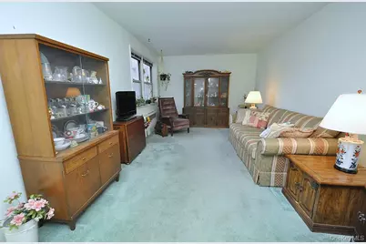 682 Tuckahoe Road #5H, Yonkers, NY 10710 - Photo 7