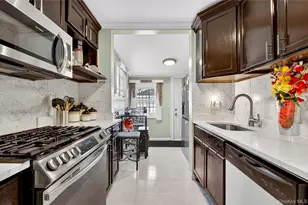 128-17 147th St, Jamaica, NY 11436 - Photo 9