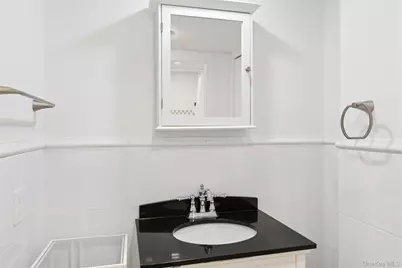 250 Oak Road, New Suffolk, NY 11956 - Photo 13