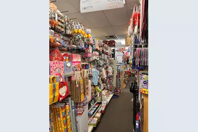 852 Cypress Avenue, Ridgewood, NY 11385 - Photo 5