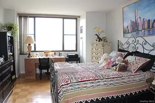 270-10 Grand Central Pkwy, Floral Park, NY 11005 - Photo 9