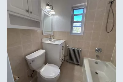 37 Spruce Street #2, Great Neck, NY 11021 - Photo 9