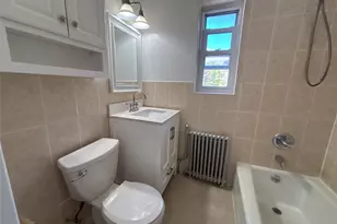 37 Spruce St, Great Neck, NY 11021 - Photo 9