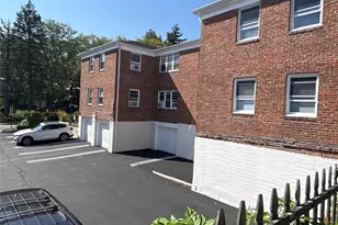 37 Spruce St, Great Neck, NY 11021 - Photo 13