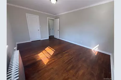 37 Spruce Street #2, Great Neck, NY 11021 - Photo 7