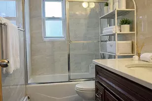 85-60 261st St, Floral Park, NY 11001 - Photo 9