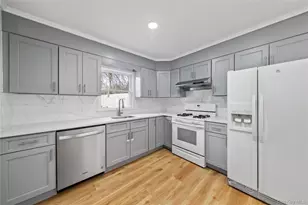 653 Meadow Rd, Smithtown, NY 11787 - Photo 13