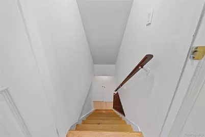 653 Meadow Road, Smithtown, NY 11787 - Photo 27