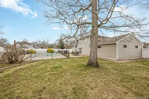 130 West Dr, Massapequa, NY 11758 - Photo 27