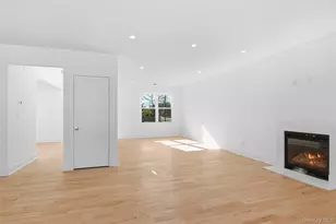 16 Otsego Pl, Jericho, NY 11753 - Photo 17