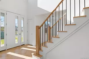 16 Otsego Pl, Jericho, NY 11753 - Photo 9