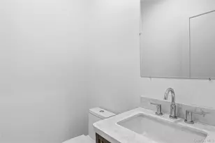 16 Otsego Pl, Jericho, NY 11753 - Photo 29