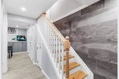 164 Colonial Springs Road, Wheatley Heights, NY 11798 - Photo 31