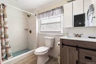 164 Colonial Springs Rd, Wheatley Heights, NY 11798 - Photo 27