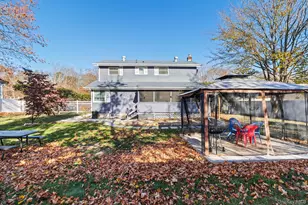 164 Colonial Springs Rd, Wheatley Heights, NY 11798 - Photo 3