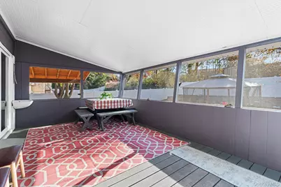 164 Colonial Springs Road, Wheatley Heights, NY 11798 - Photo 5