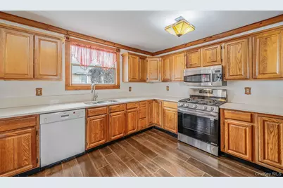 1450 Wickham Avenue, Mattituck, NY 11952 - Photo 17
