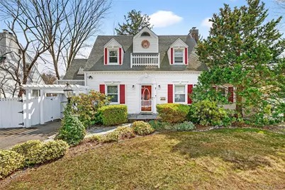 7 Winthrop Lane, Scarsdale, NY 10583 - Photo 3