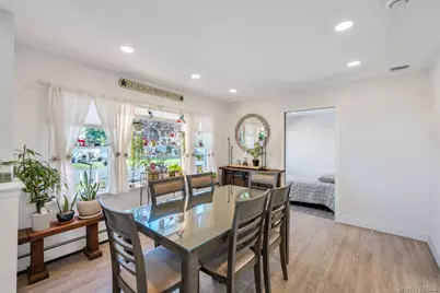 33 Wiltshire Drive, Commack, NY 11725 - Photo 5