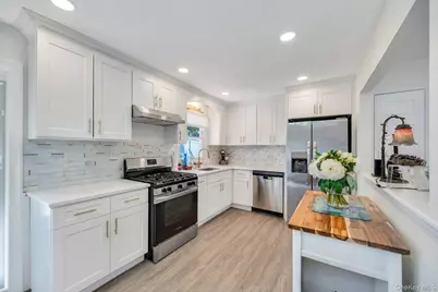 33 Wiltshire Drive, Commack, NY 11725 - Photo 3