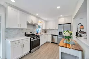 33 Wiltshire Dr, Commack, NY 11725 - Photo 3