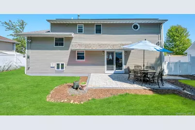 33 Wiltshire Drive, Commack, NY 11725 - Photo 21
