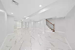 19 6th St, New Hyde Park, NY 11040 - Photo 17