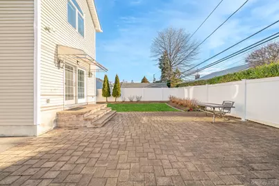 15 Chadwick Road, Syosset, NY 11791 - Photo 35
