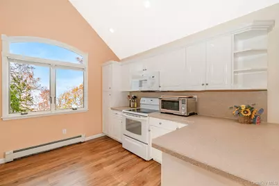 15 Chadwick Road, Syosset, NY 11791 - Photo 11