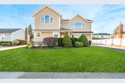 15 Chadwick Road, Syosset, NY 11791 - Photo 1