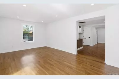 80 Swezey Street, Patchogue, NY 11772 - Photo 11