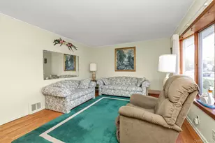 226 Lee Ave, Hicksville, NY 11801 - Photo 3