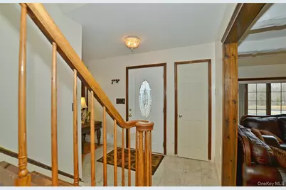 327 Town Line Road, East Northport, NY 11731 - Photo 5