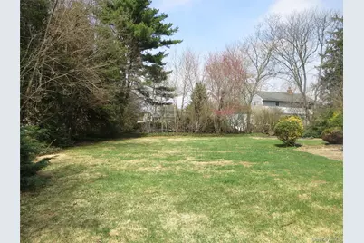 327 Town Line Road, East Northport, NY 11731 - Photo 37