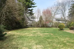 327 Town Line Rd, East Northport, NY 11731 - Photo 37