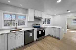 16 Sunset Dr, Huntington, NY 11743 - Photo 5