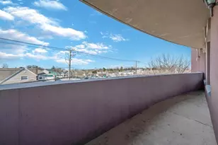 242 Maple Ave, Westbury, NY 11590 - Photo 15