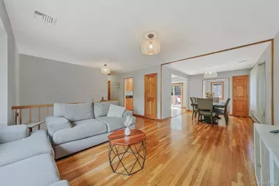 103 Stephen Road, Bayport, NY 11705 - Photo 5
