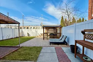 21-23 Amory Ct, Ridgewood, NY 11385 - Photo 13