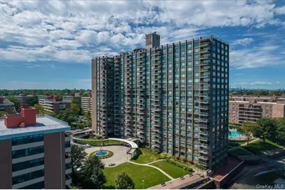 16625 Powells Cove Boulevard #3B, Whitestone, NY 11357 - Photo 1