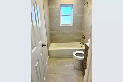 31 Perry Lane, Wheatley Heights, NY 11798 - Photo 3