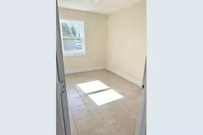 31 Perry Lane, Wheatley Heights, NY 11798 - Photo 5