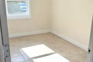 31 Perry Ln, Wheatley Heights, NY 11798 - Photo 5