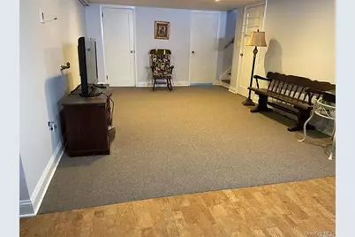 39-18 Berger Avenue, Bethpage, NY 11714 - Photo 17