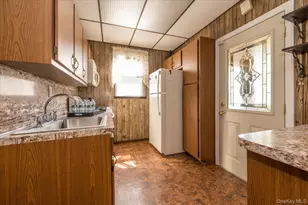 717 Calhoun Ave, Bronx, NY 10465 - Photo 11