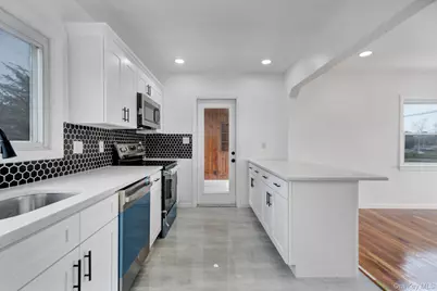 77 Spencer Street, Farmingdale, NY 11735 - Photo 7