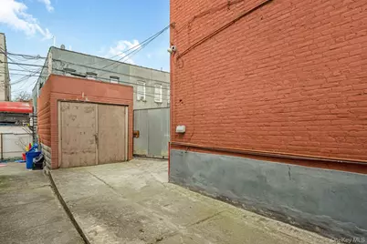 548 Sheffield Avenue, Brooklyn, NY 11207 - Photo 13